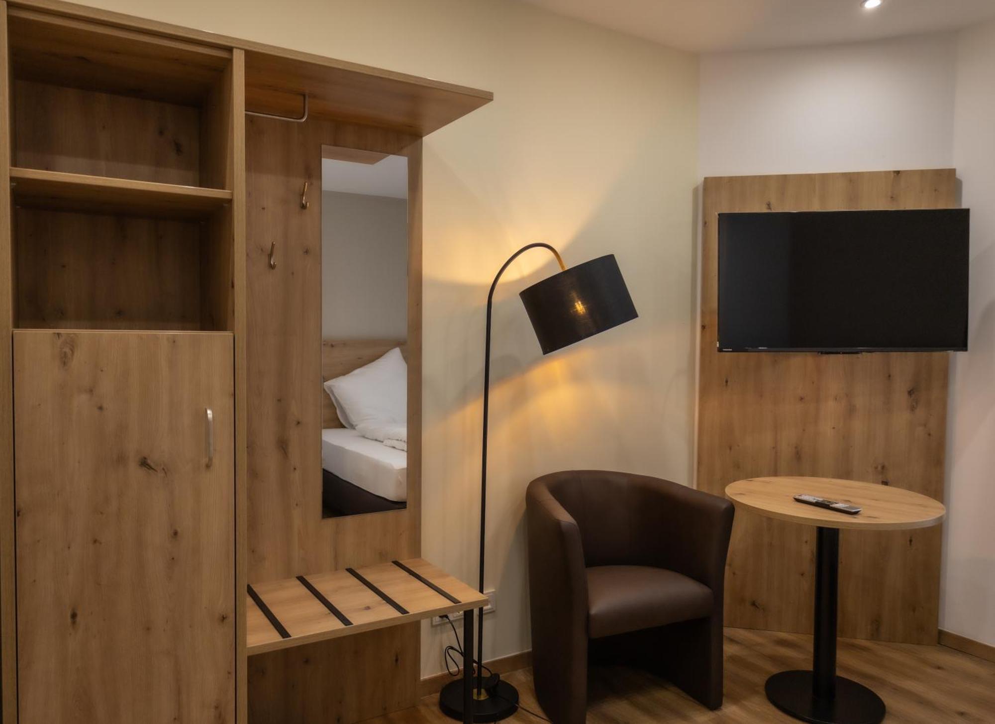 Hln Apartments Am Bahnhof Σααρμπρύκεν Εξωτερικό φωτογραφία